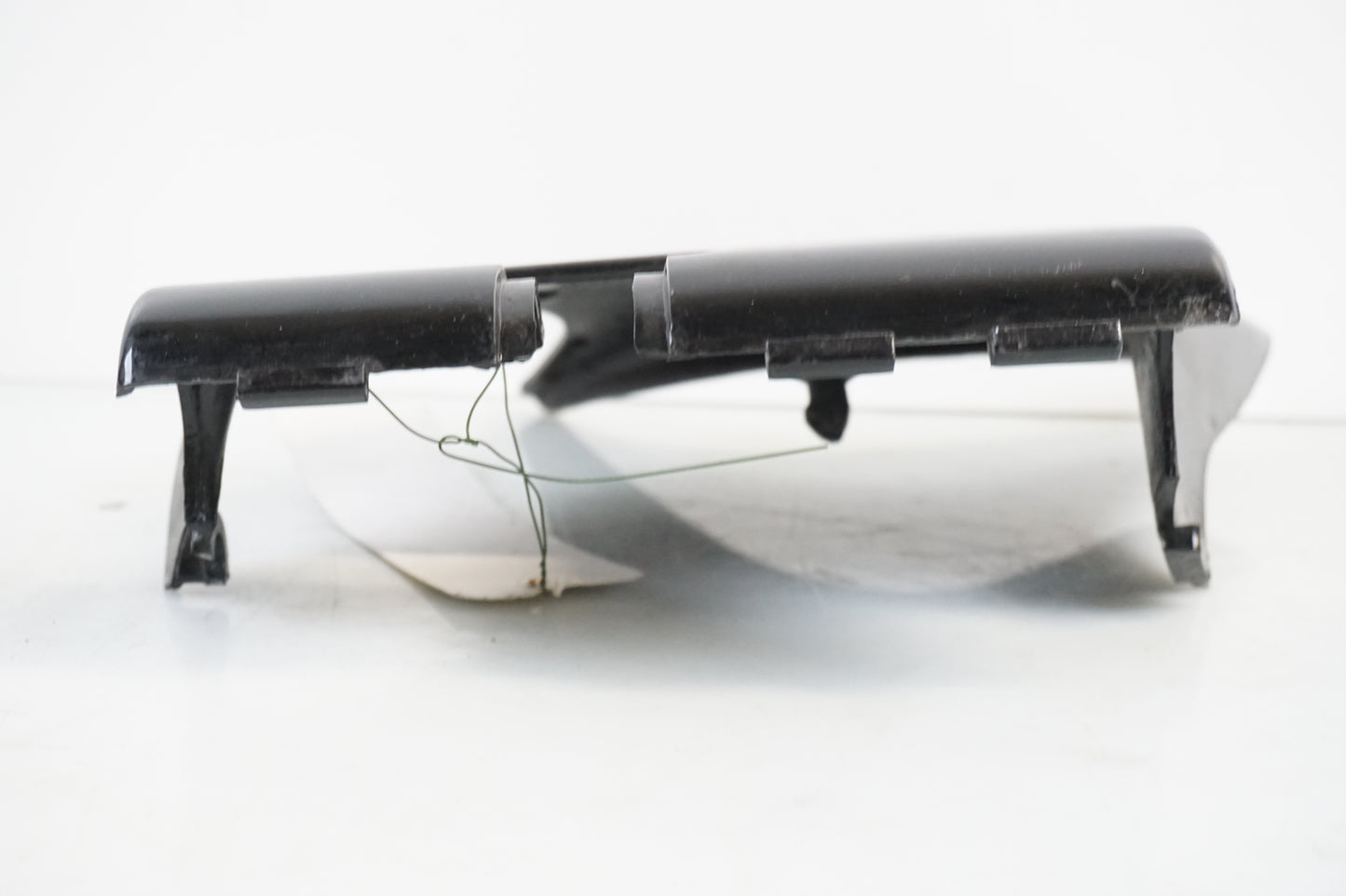 Snett uppifrån på Styrkåpa från en Honda VT 600 C -1999 motorcykel.