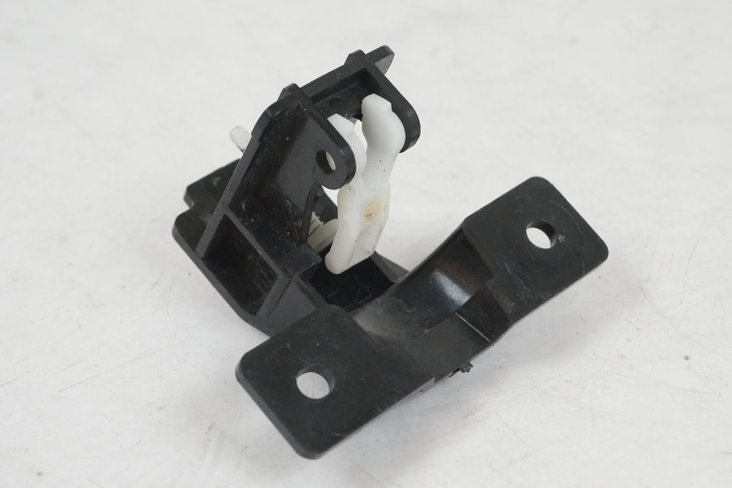 Snett nerifrån på Lås från en Yamaha FJR 1300 -2016 motorcykel.