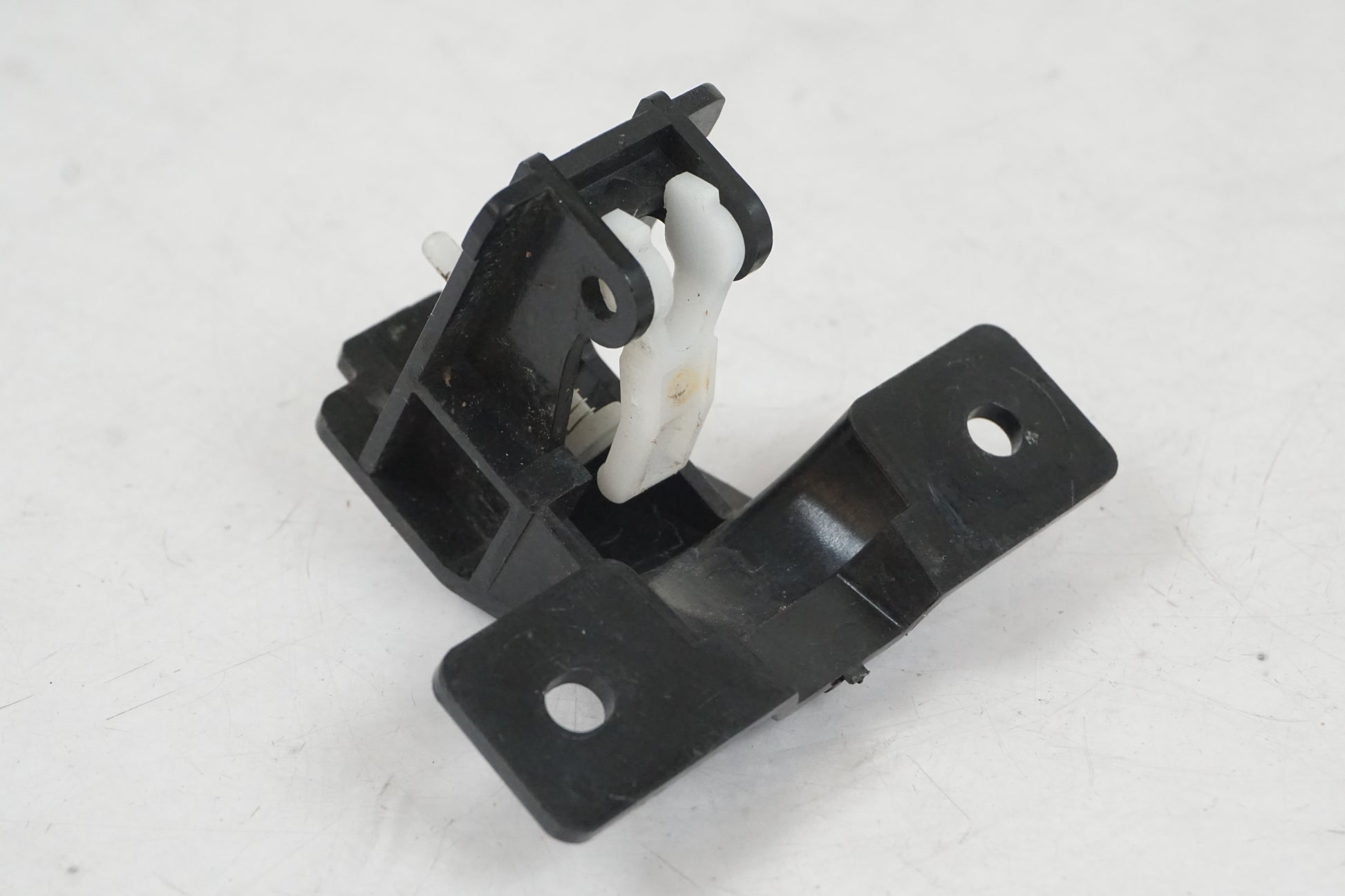 Snett nerifrån på Lås från en Yamaha FJR 1300 -2016 motorcykel.