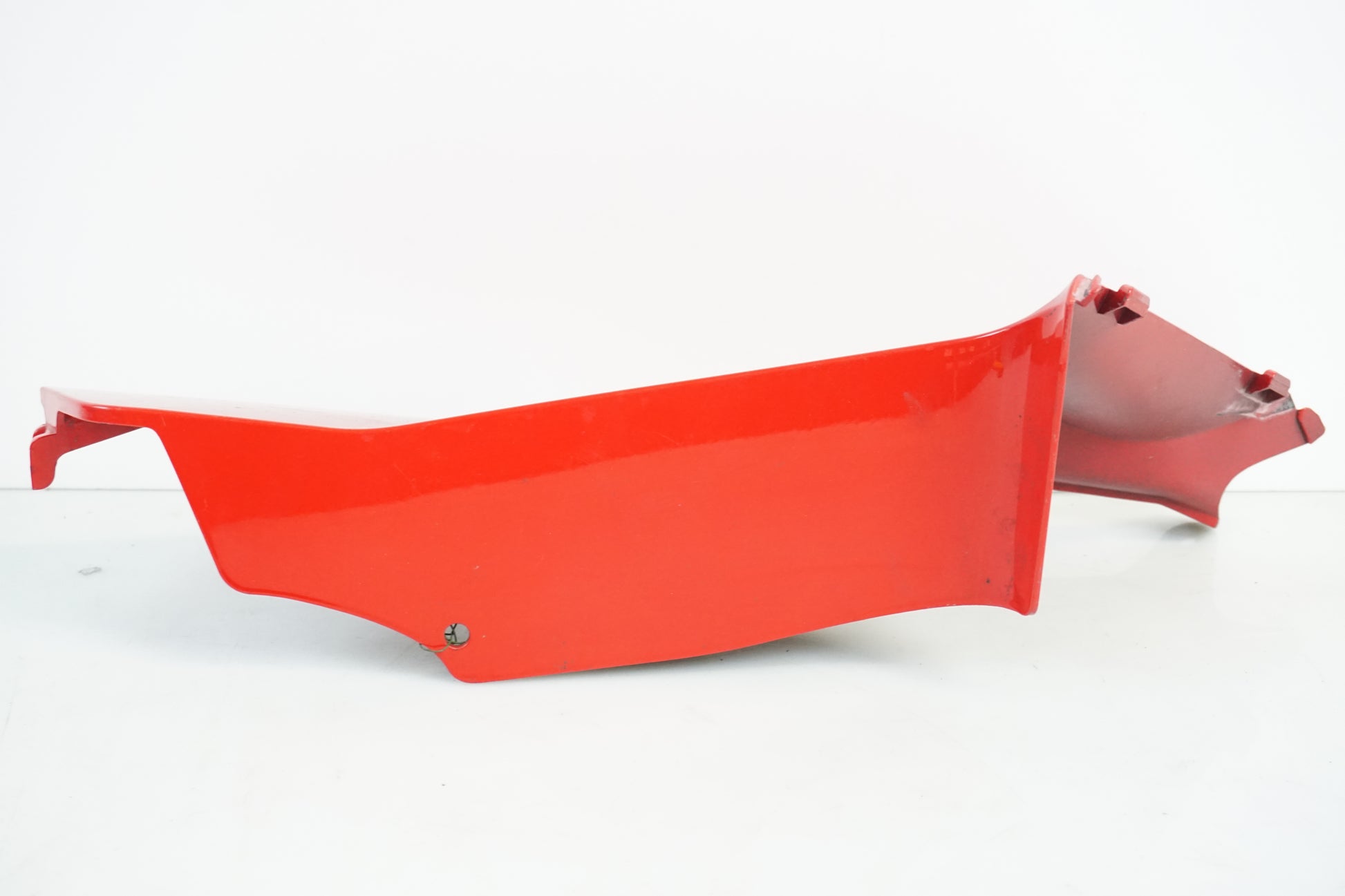 Baksidan på Toppkåpsinsida från en Honda CBR 600 RR -2004 motorcykel.