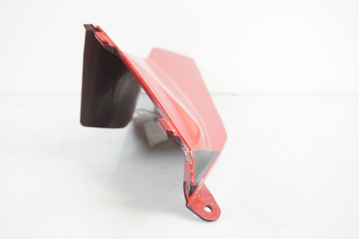 Höger sida på Toppkåpsinsida från en Honda CBR 600 RR -2004 motorcykel.