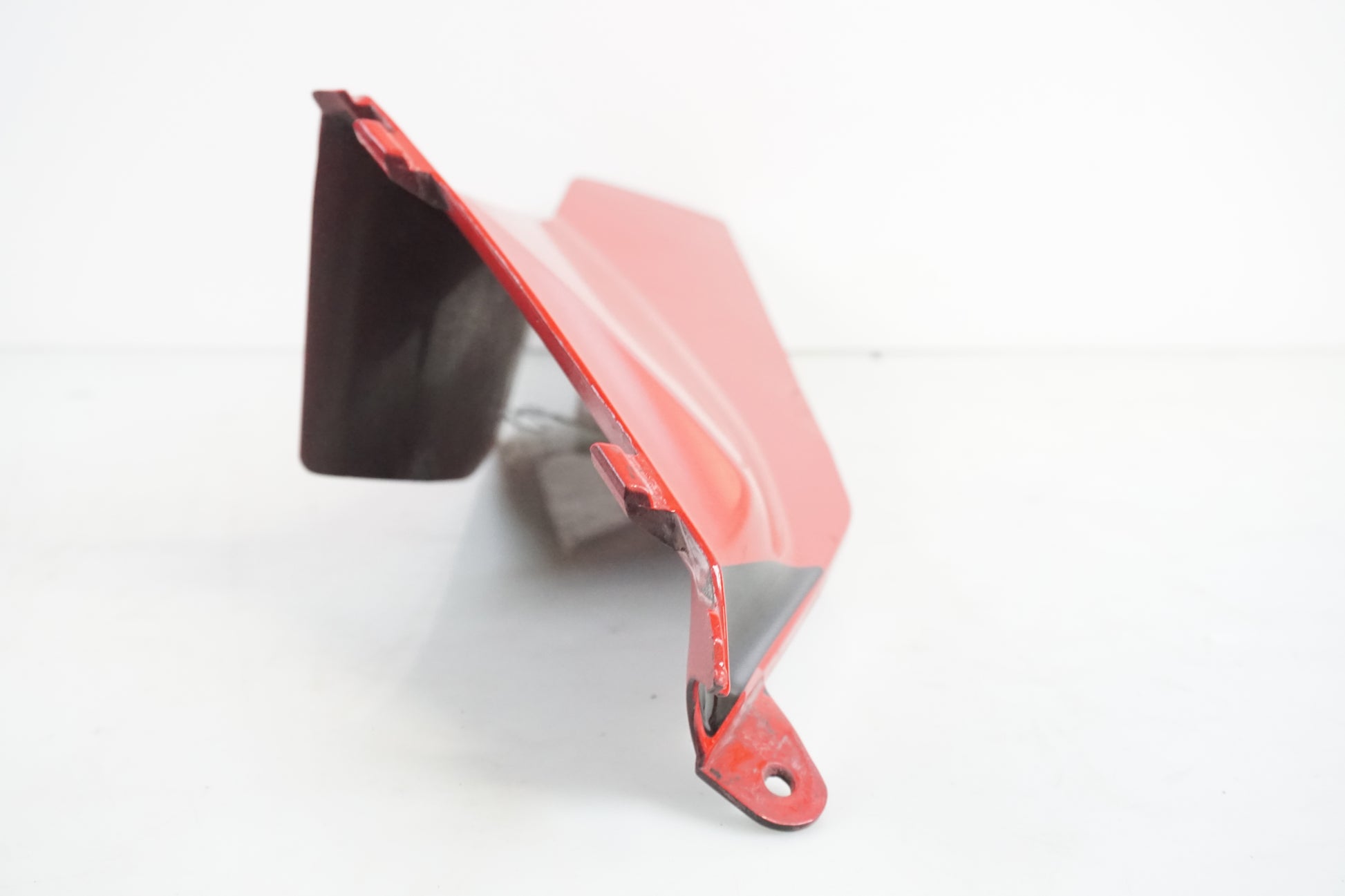 Höger sida på Toppkåpsinsida från en Honda CBR 600 RR -2004 motorcykel.