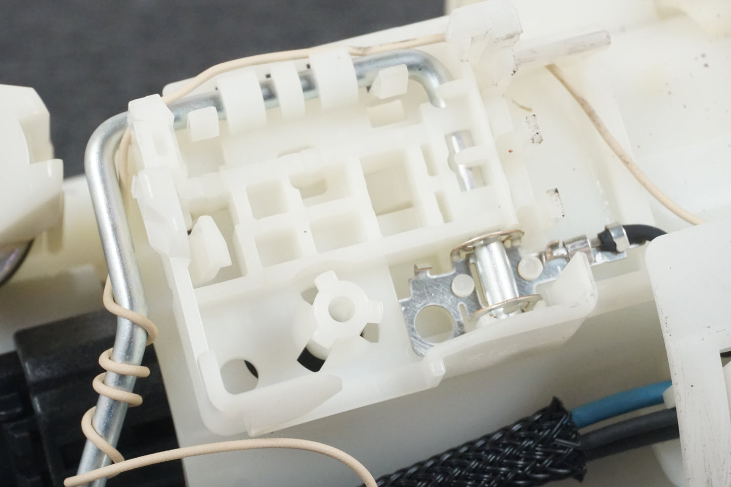 Höger sida på Bensinpump insprut från en Triumph Daytona 675 -2011 motorcykel.