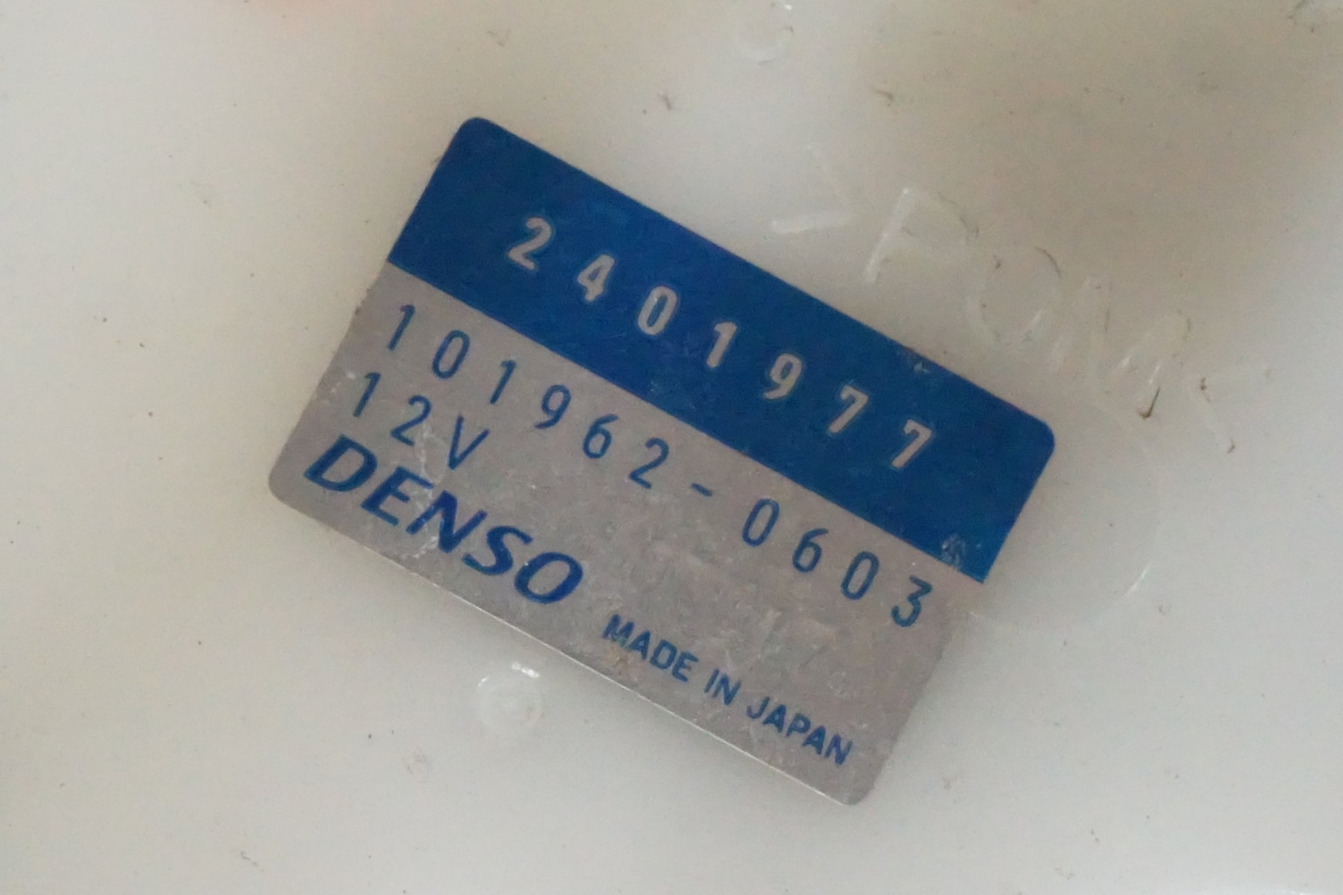 Extrabild2 på Bensinpump insprut från en Triumph Daytona 675 -2011 motorcykel.