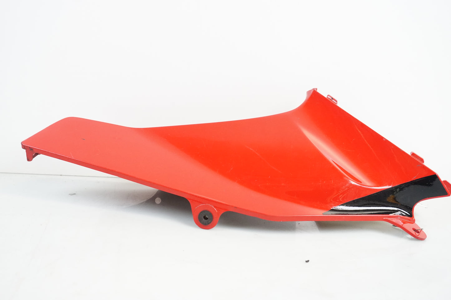 Vänster sida på Toppkåpsinsida från en Honda CBR 600 RR -2004 motorcykel.