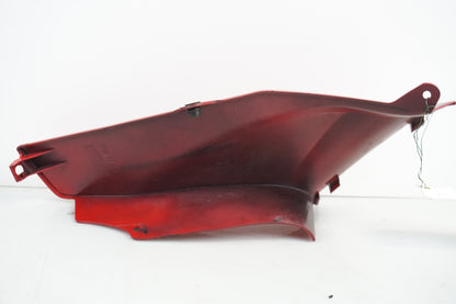 Snett nerifrån på Toppkåpsinsida från en Honda CBR 600 RR -2004 motorcykel.