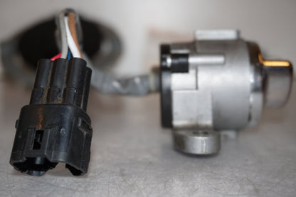 Extrabild2 på Låssats från en Kawasaki VN 1600 Mean Streak -2007 motorcykel.