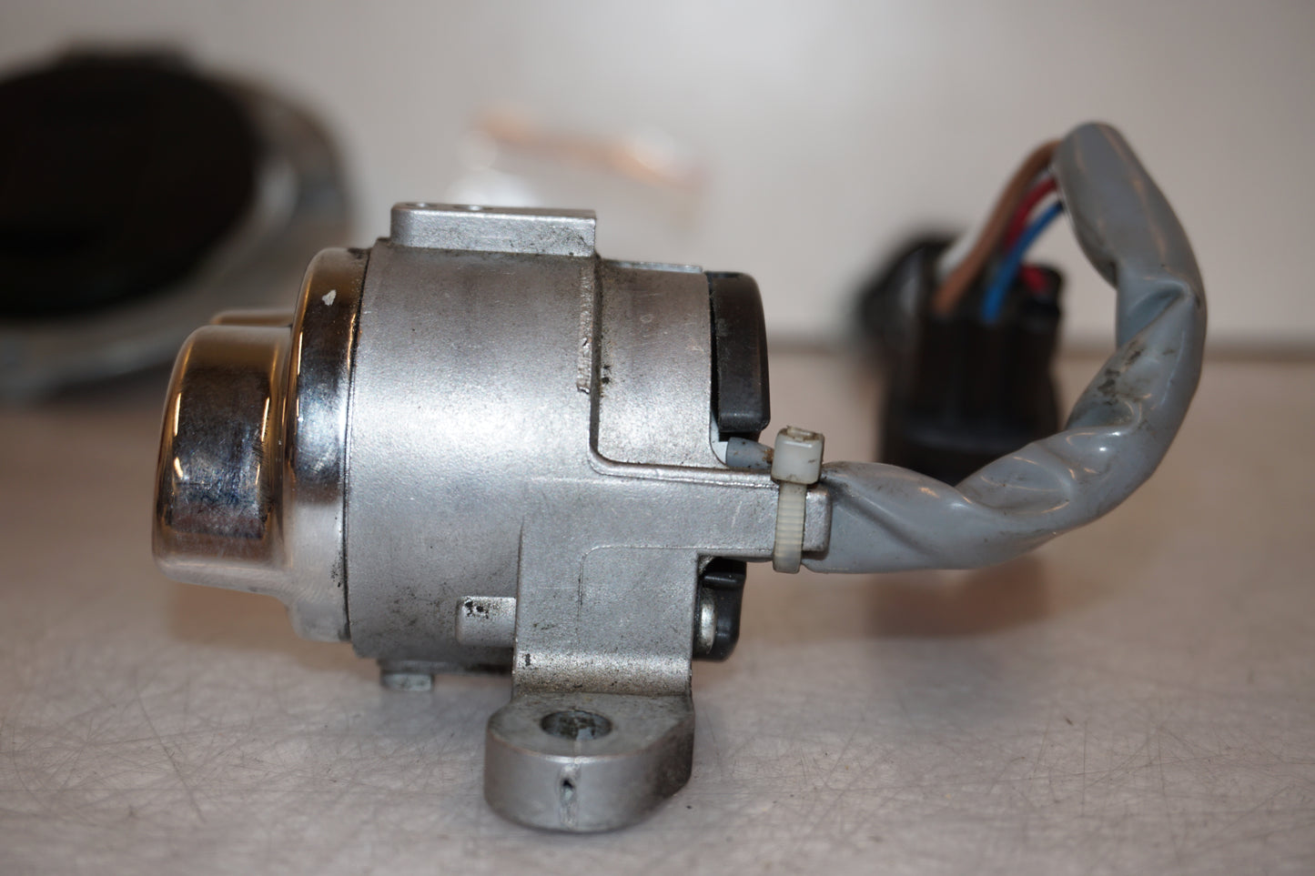 Extrabild4 på Låssats från en Kawasaki VN 1600 Mean Streak -2007 motorcykel.