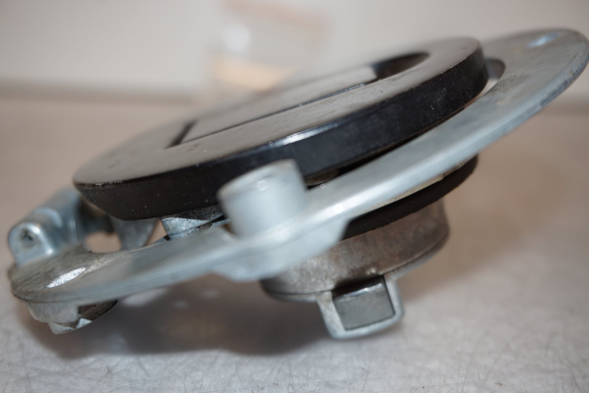 Extrabild7 på Låssats från en Kawasaki VN 1600 Mean Streak -2007 motorcykel.