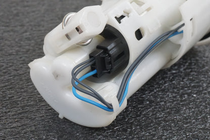 Baksidan på Bensinpump insprut från en Triumph Tiger -2012 motorcykel.