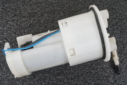 Höger sida på Bensinpump insprut från en Triumph Tiger -2012 motorcykel.