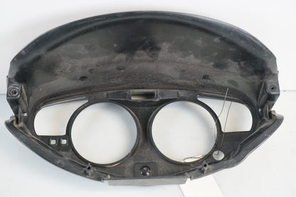 Snett nerifrån på Instrumentfront från en Honda NT 650 V -1998 motorcykel.