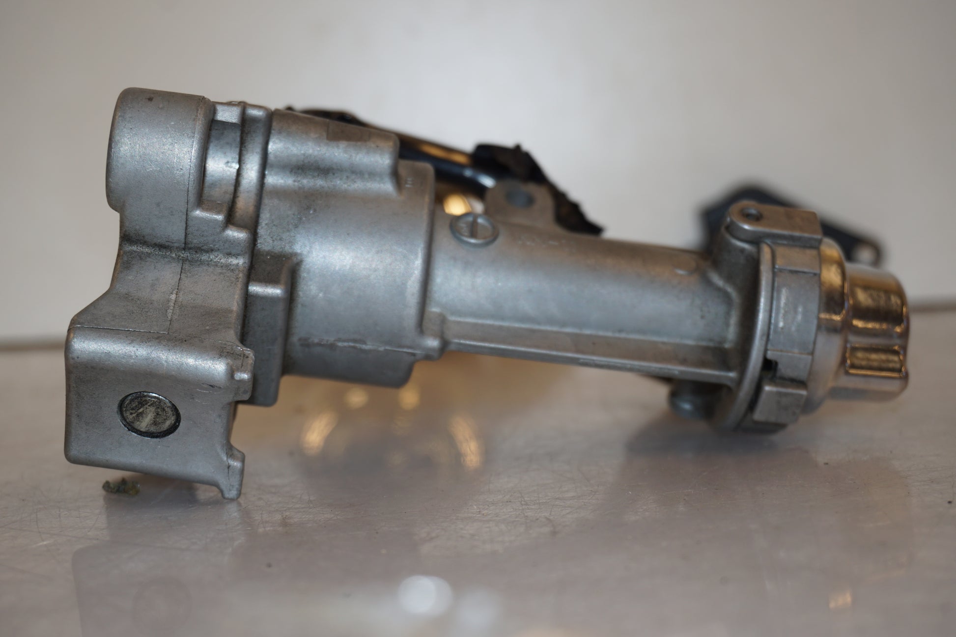 Snett nerifrån på Låssats från en Kawasaki VN 1700 Classic Tourer -2009 motorcykel.