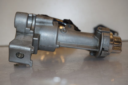 Snett nerifrån på Låssats från en Kawasaki VN 1700 Classic Tourer -2009 motorcykel.