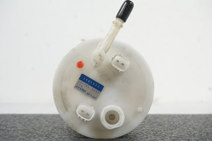 Extrabild3 på Bensinpump insprut från en Triumph Street Triple R -2009 motorcykel.