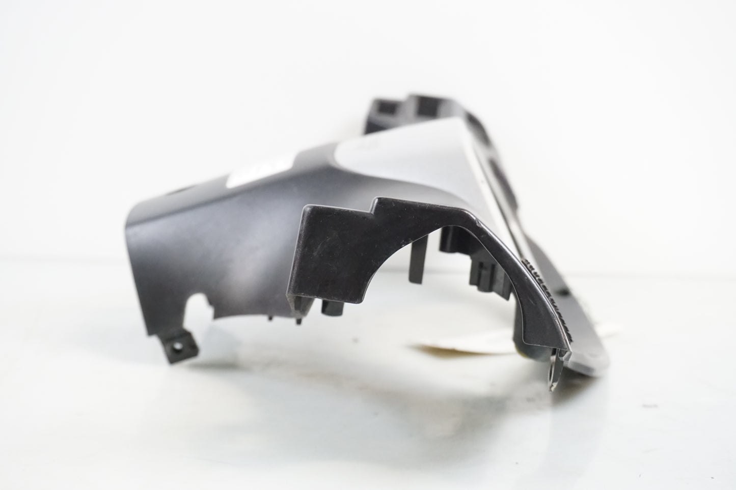 Höger sida på Instrumentkåpa från en Honda ANF 125 -2009 motorcykel.