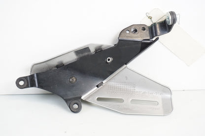 Snett nerifrån på Ljuddämpardekor från en Honda CBR 600 RR -2004 motorcykel.