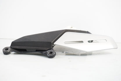 Baksidan på Ljuddämpardekor från en Honda CBR 600 RR -2004 motorcykel.