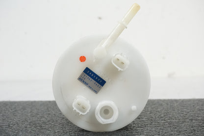 Extrabild4 på Bensinpump insprut från en Triumph Street Triple -2011 motorcykel.