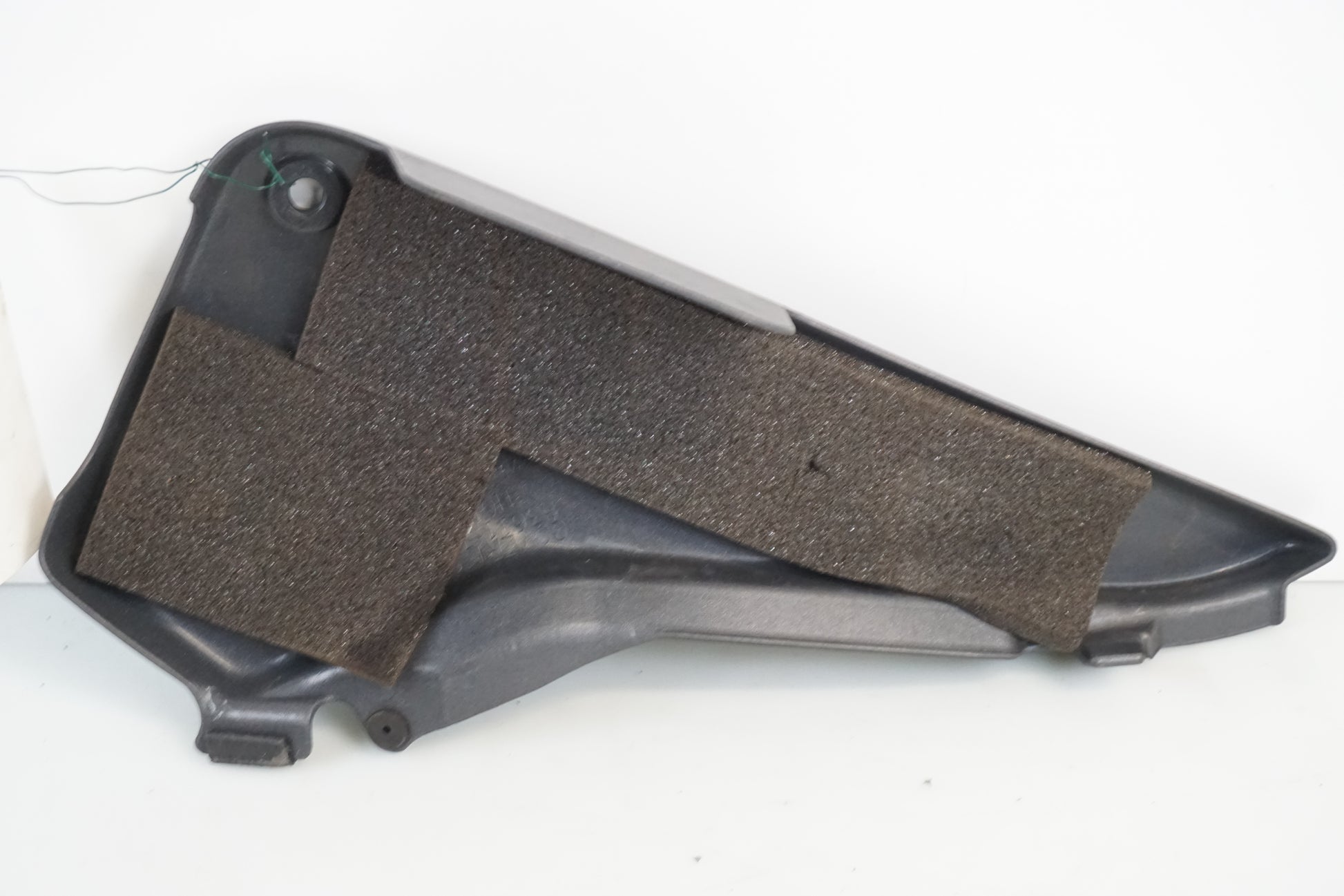 Snett nerifrån på Sidopanel från en Honda CB 900 F Hornet -2002 motorcykel.