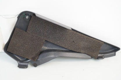 Snett nerifrån på Sidopanel från en Honda CB 900 F Hornet -2002 motorcykel.