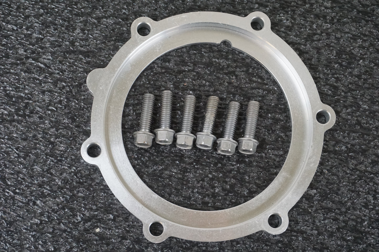 Baksidan på Bensinpump insprut från en Triumph Street Triple R -2009 motorcykel.