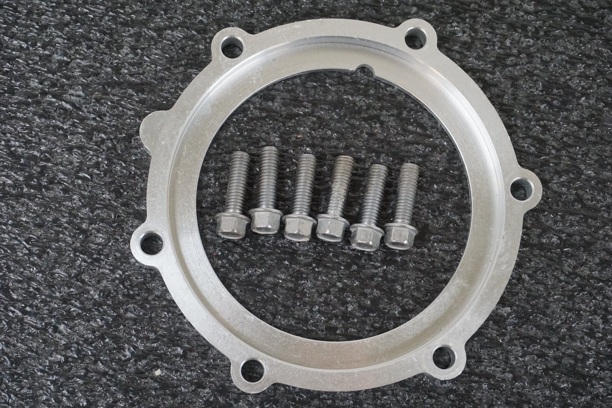 Baksidan på Bensinpump insprut från en Triumph Street Triple R -2009 motorcykel.