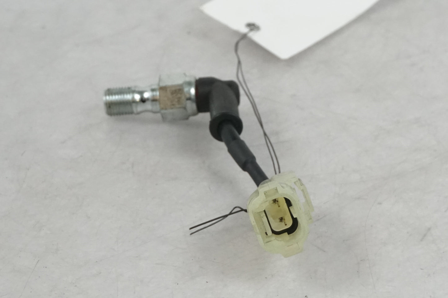 Contact de feu de frein