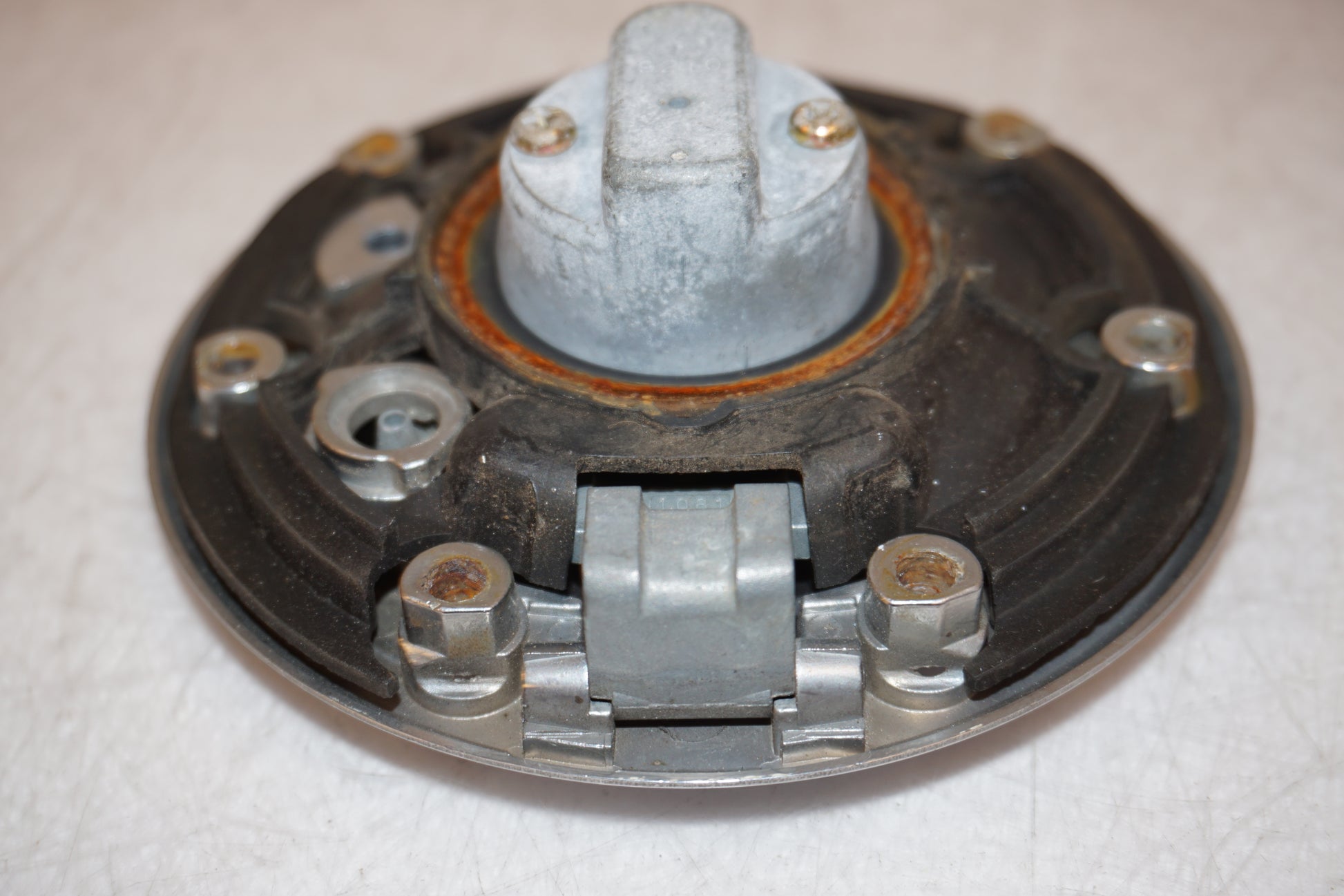 Extrabild3 på Tanklock från en Kawasaki ZZR 1100 -1991 motorcykel.