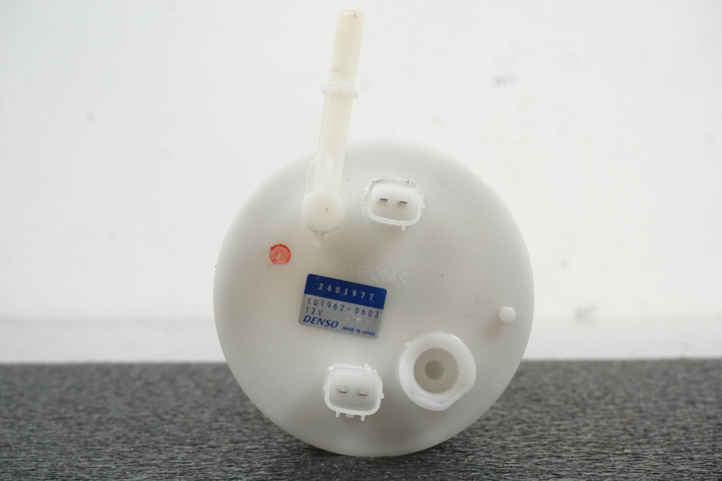 Extrabild4 på Bensinpump insprut från en Triumph Street Triple R -2009 motorcykel.