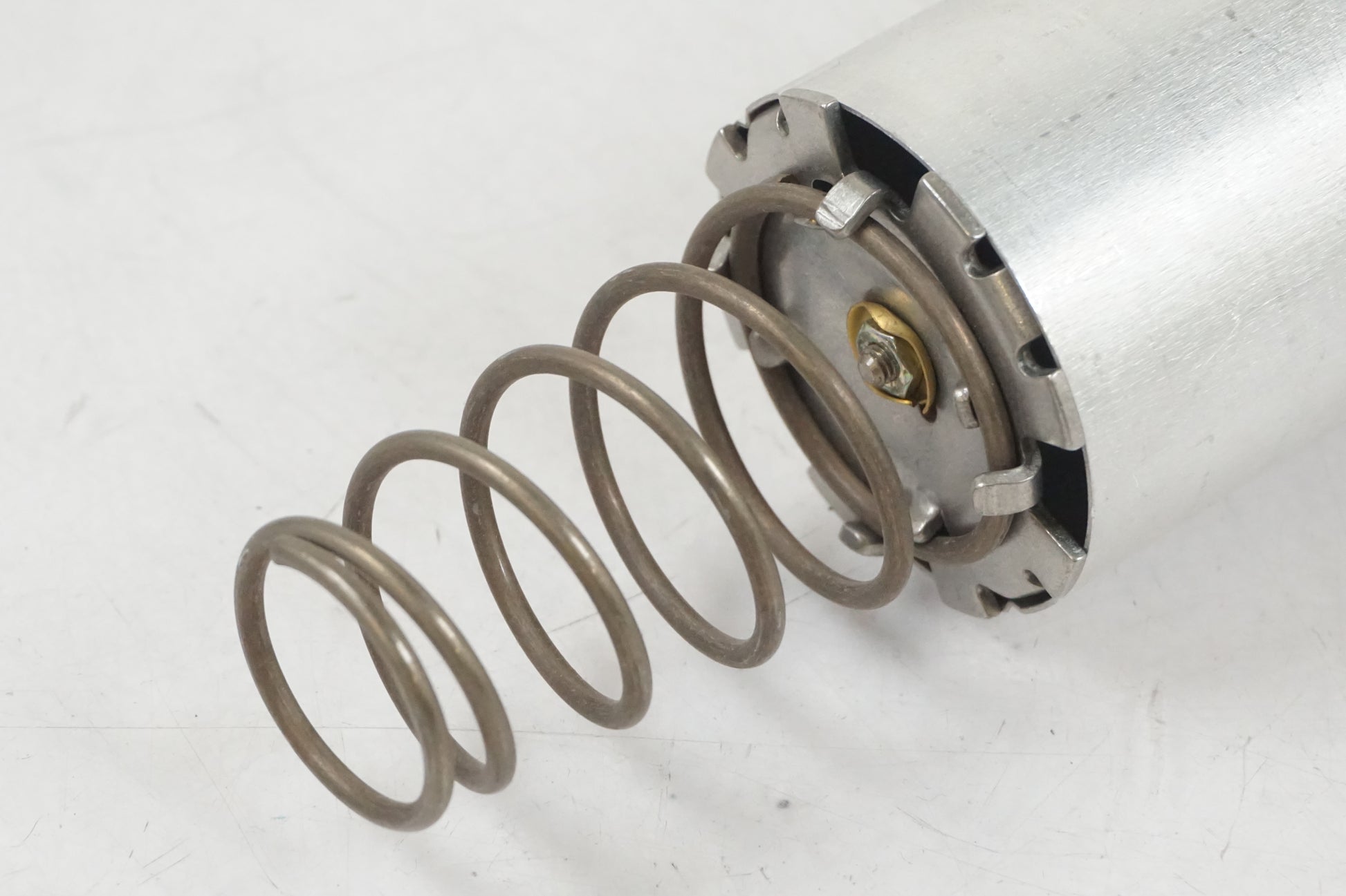 Baksidan på Bensintankgivare från en BMW K 1200 LT -2004 motorcykel.