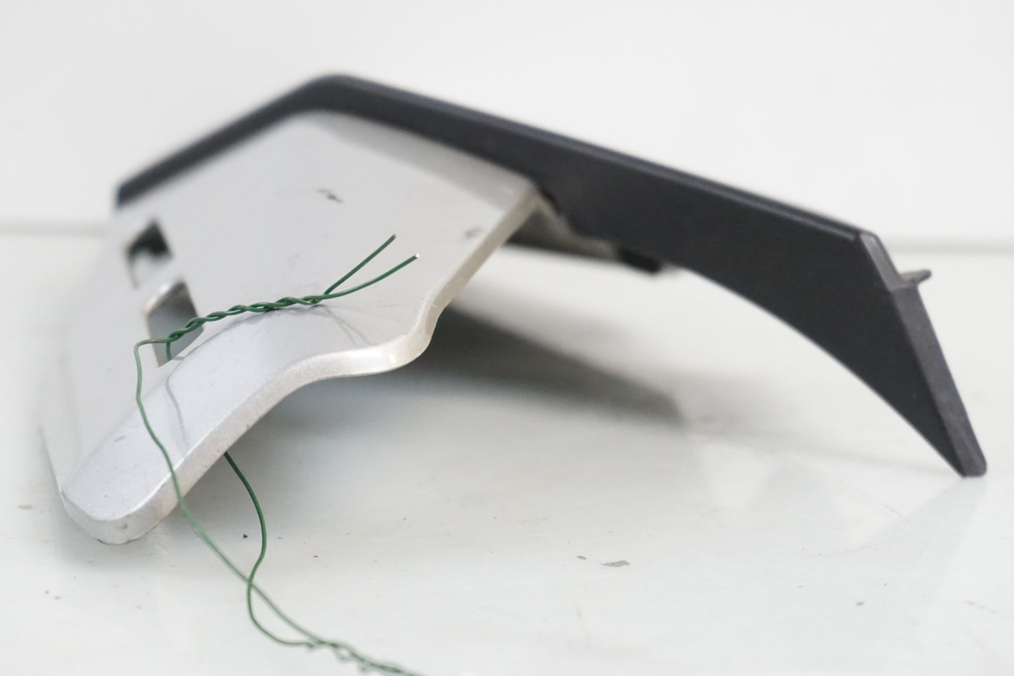 Höger sida på Ljuddämpardekor från en Honda CBR 600 RR -2004 motorcykel.