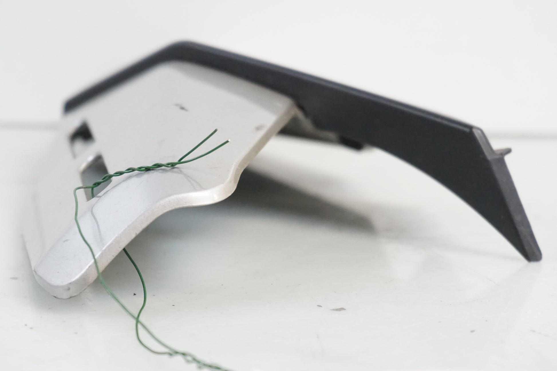 Höger sida på Ljuddämpardekor från en Honda CBR 600 RR -2004 motorcykel.