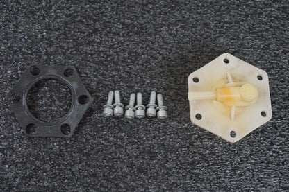 Framsidan på Bensintanksavluftare från en BMW K 1200 S -2006 motorcykel.