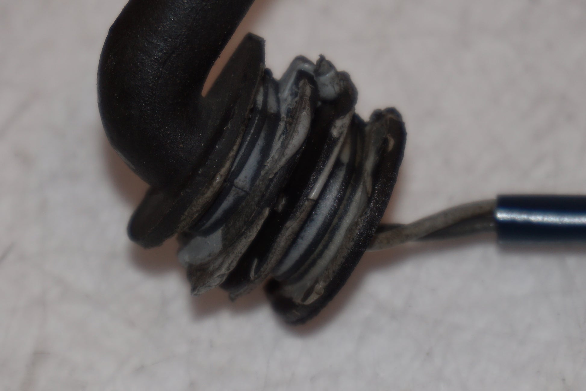 Höger sida på Tändpickup från en Yamaha YZF 1000 R1 -2003 motorcykel.