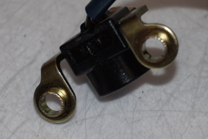 Snett nerifrån på Tändpickup från en Yamaha YZF 1000 R1 -2003 motorcykel.