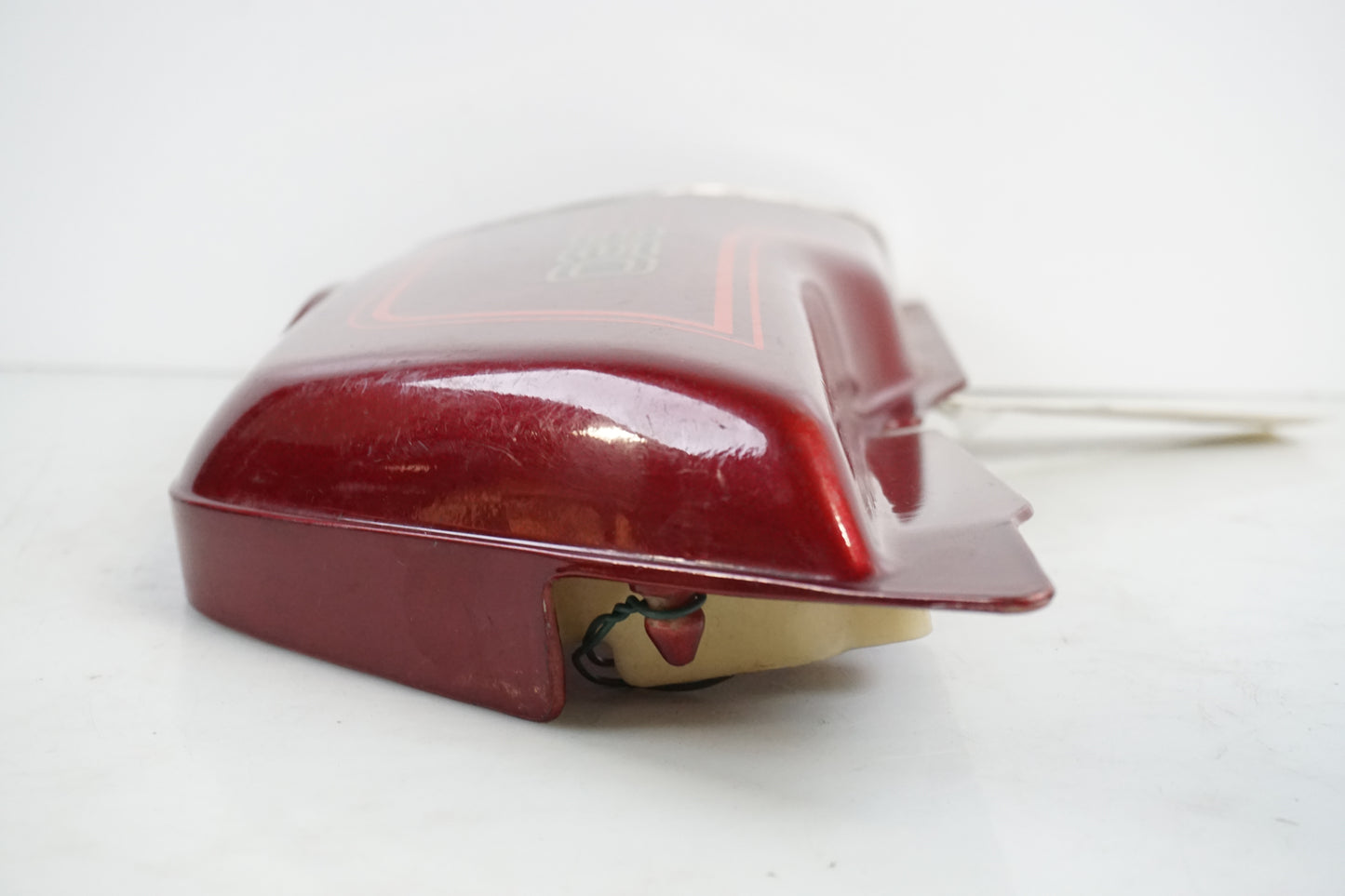 Höger sida på Sidopanel från en Honda CB 650 -1980 motorcykel.