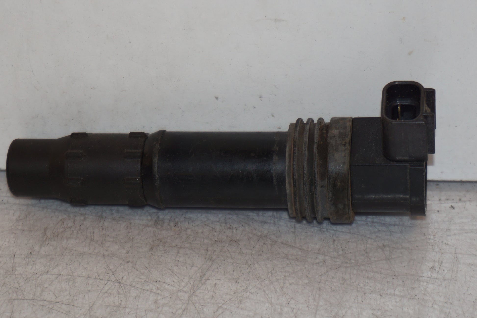 Baksidan på Tändspole från en Suzuki GSX-R 600 -1997 motorcykel.