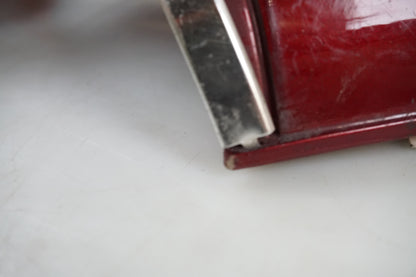 Snett nerifrån på Sidopanel från en Honda CB 650 -1980 motorcykel.