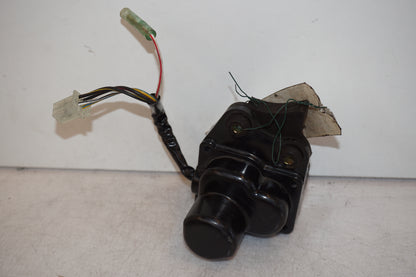 Framsidan på Avgasspjällmotor från en Yamaha YZF 1000 R1 -2001 motorcykel.