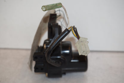 Höger sida på Avgasspjällmotor från en Yamaha YZF 1000 R1 -2001 motorcykel.