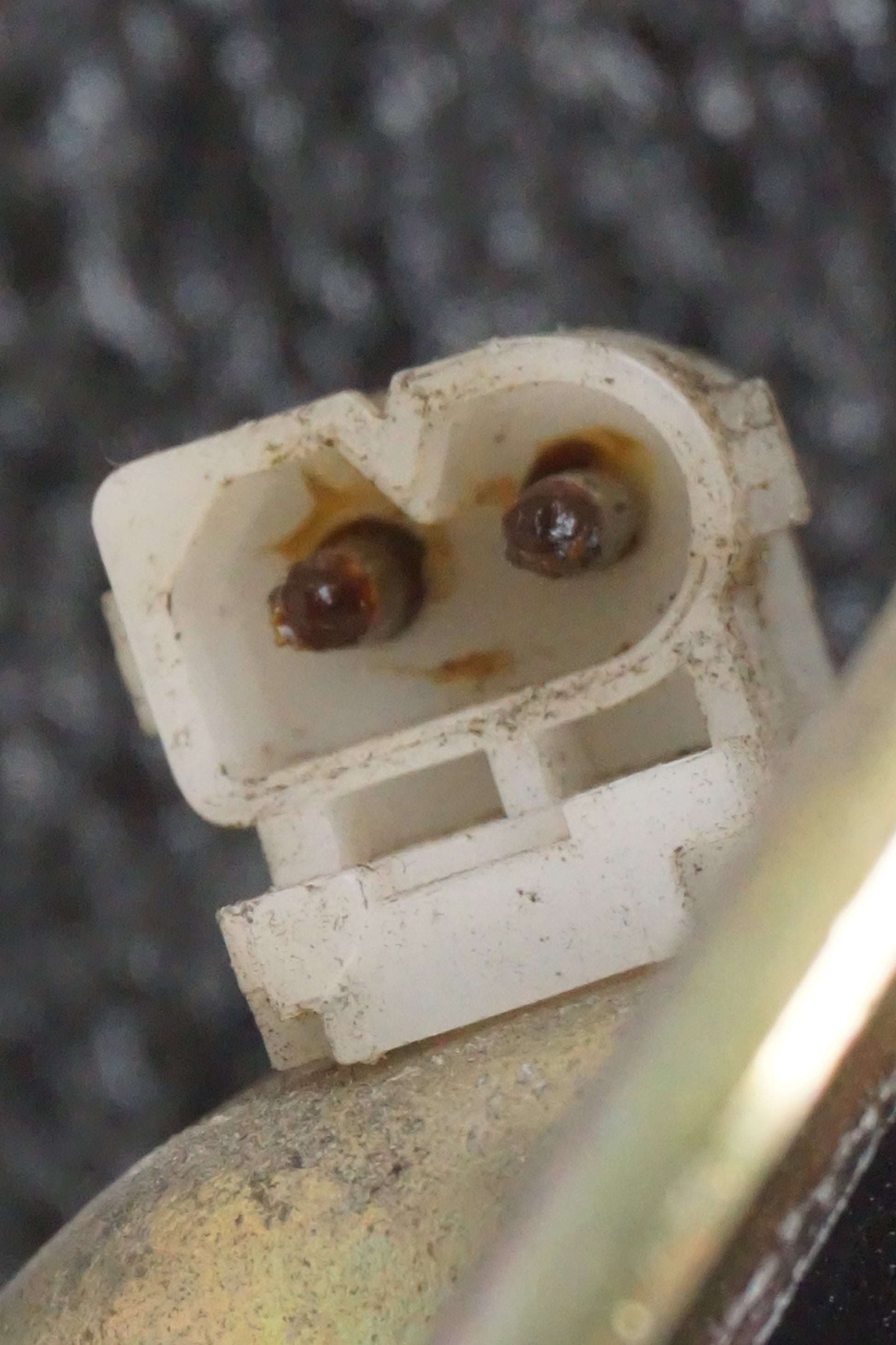 Snett nerifrån på Bensintankgivare från en BMW K 1200 LT -2000 motorcykel.