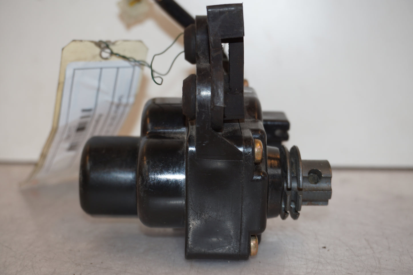 Snett nerifrån på Avgasspjällmotor från en Yamaha YZF 1000 R1 -2001 motorcykel.