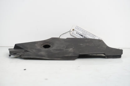 Baksidan på Sidopanel från en Honda CRF 1000 Africa Twin -2016 motorcykel.