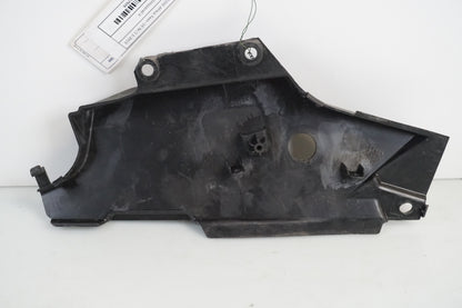 Snett nerifrån på Sidopanel från en Honda CRF 1000 Africa Twin -2016 motorcykel.