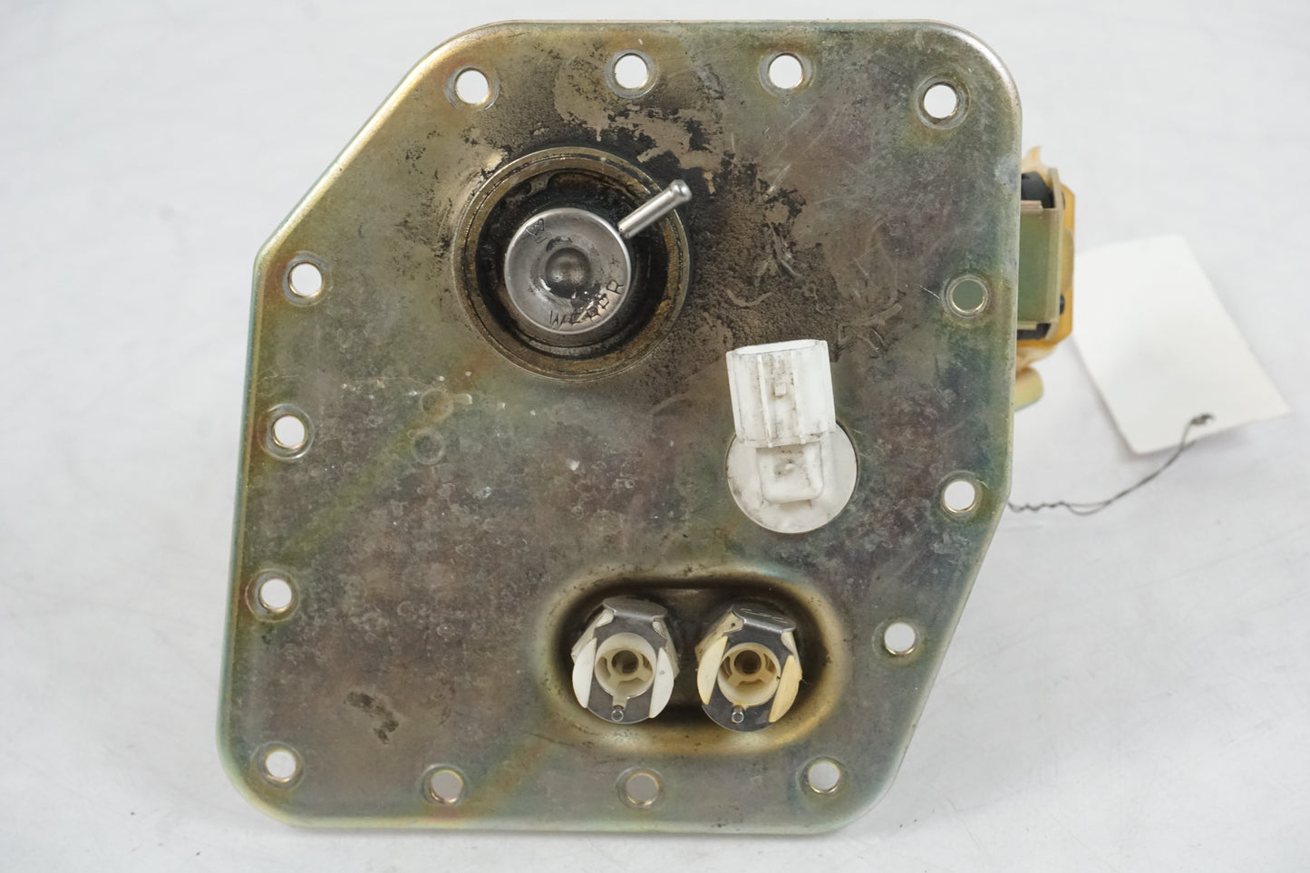 Extrabild2 på Bensinpump insprut från en Triumph Speed Triple -2005 motorcykel.