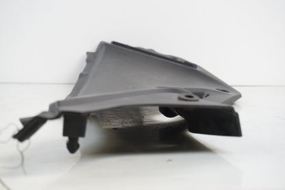 Höger sida på Sidopanel från en Honda CBR 125 R -2011 motorcykel.