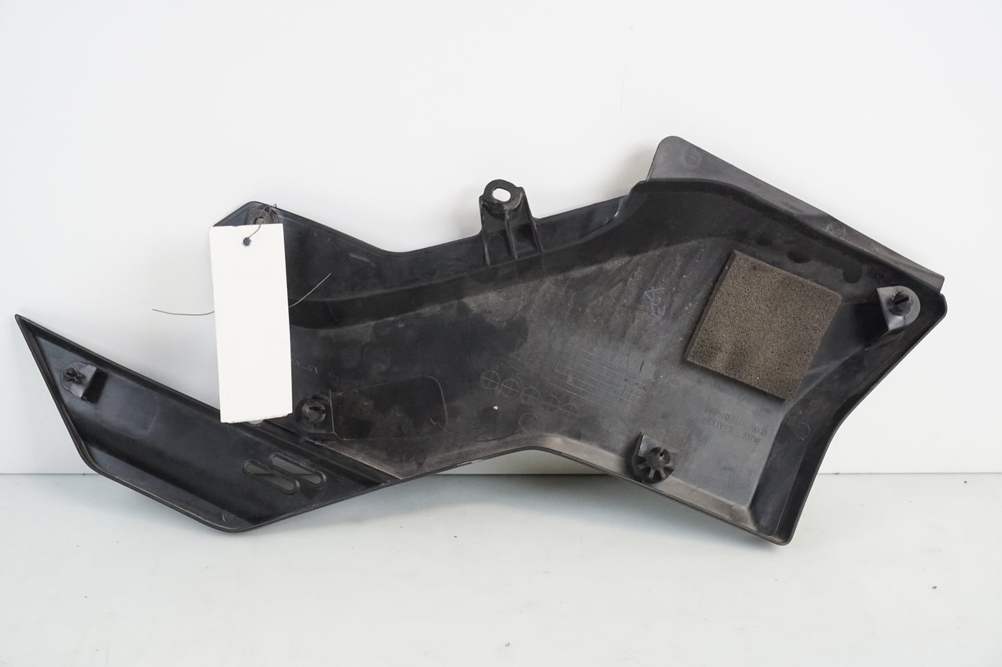 Snett nerifrån på Sidopanel från en Honda CTX 1300 -2014 motorcykel.