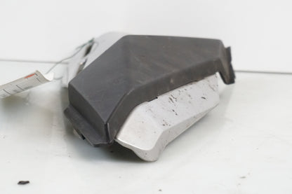 Höger sida på Ljuddämpardekor från en Honda CBR 125 R -2005 motorcykel.