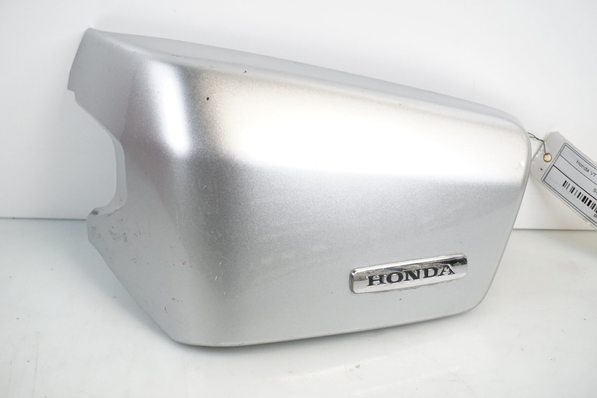 Framsidan på Sidopanel från en Honda VT 750 -2008 motorcykel.